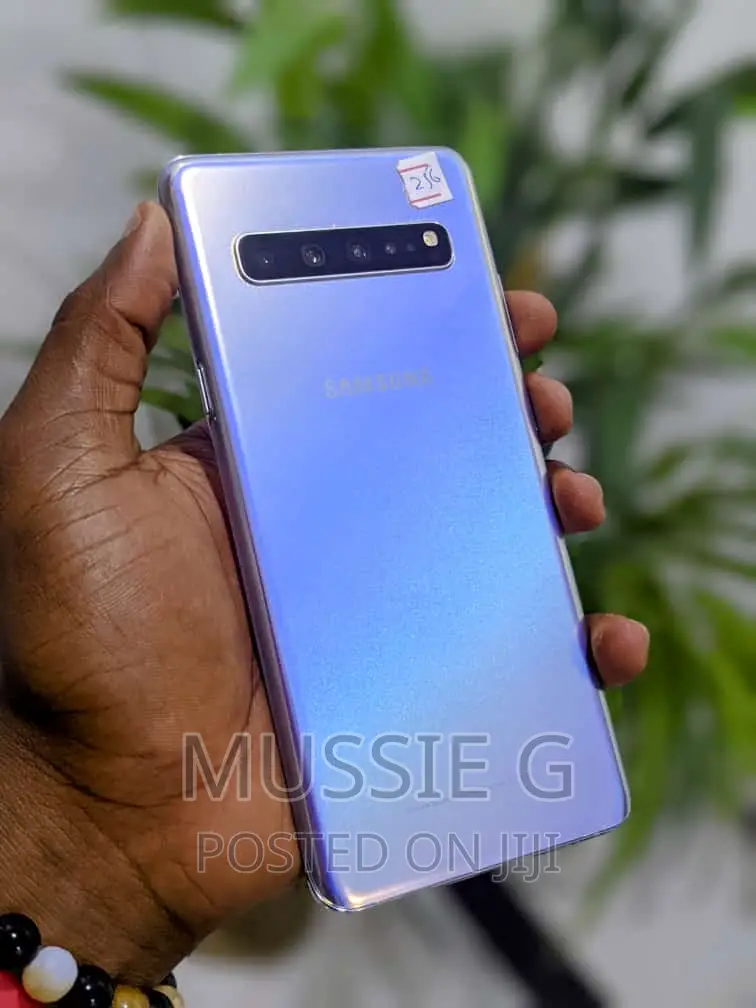 New Samsung Galaxy S10 5G 256 GB Silver