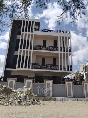 7bdrm House in የግል, Bole for sale