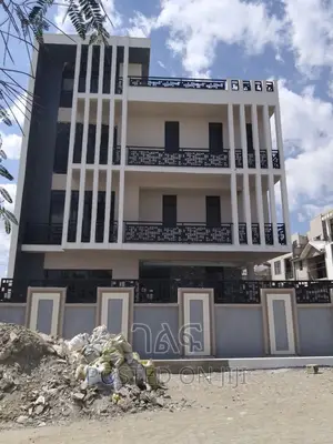 7bdrm House in የግል, Bole for sale