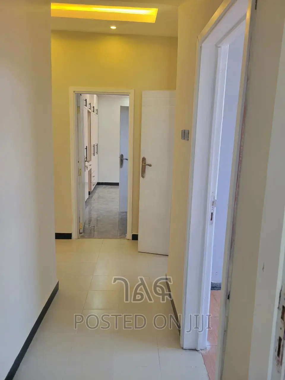 7bdrm House in የግል, Bole for sale