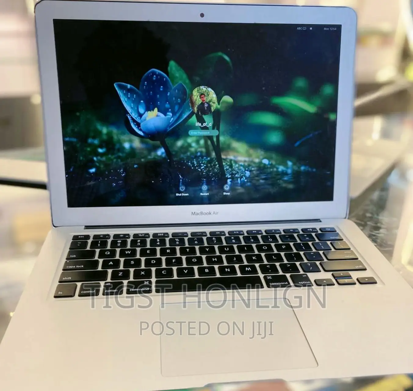 New Laptop Apple MacBook 2015 8GB Intel Core I7 SSD 256GB