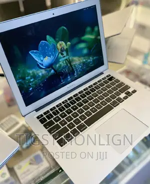 New Laptop Apple MacBook 2015 8GB Intel Core I7 SSD 256GB