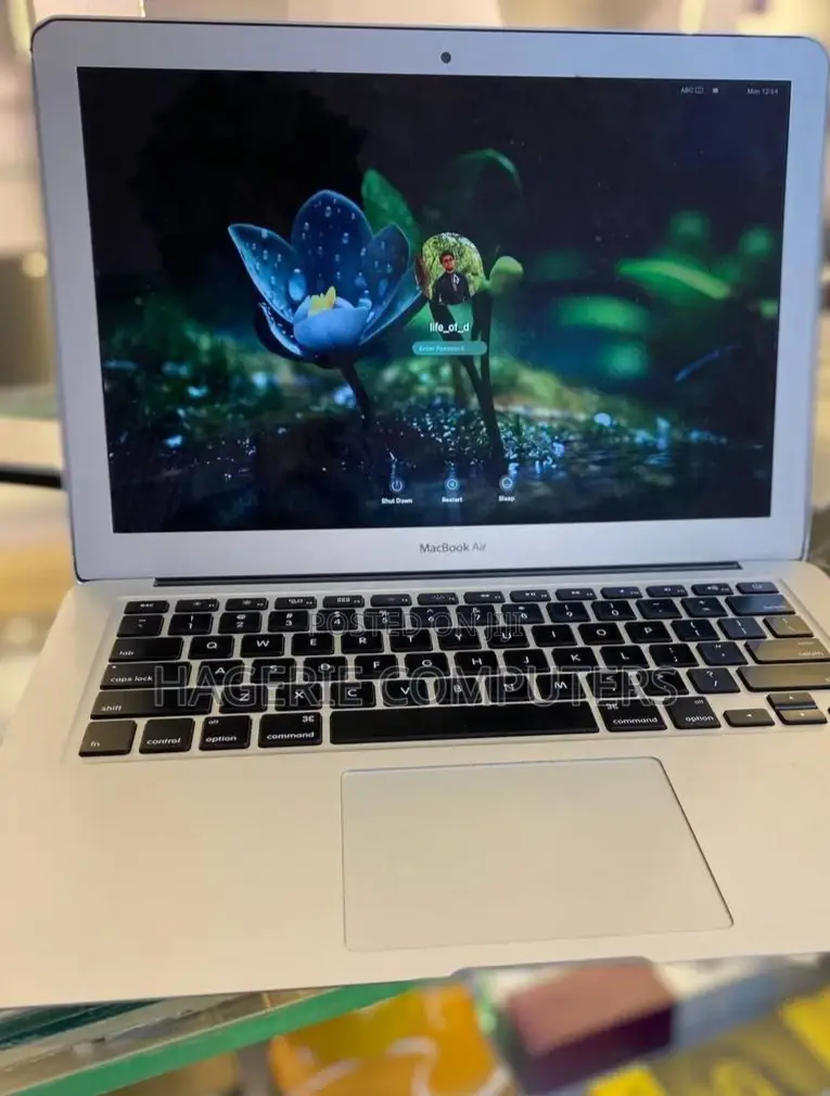 New Laptop Apple MacBook Air 2015 8GB Intel Core i7 SSD 256GB