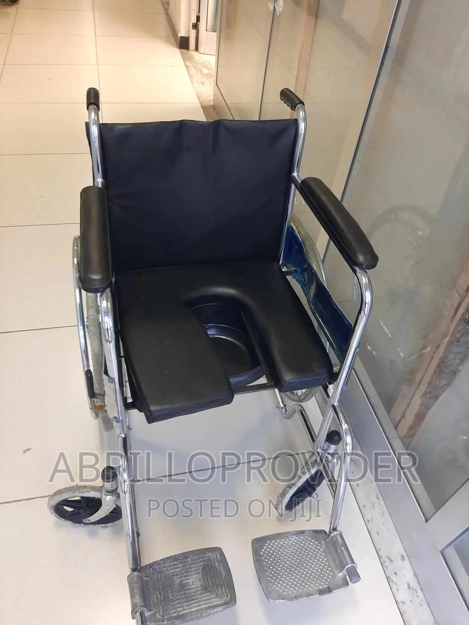 2U Shape Commode Wheelchair/Wheelchair/Wheelchair/Wheelchair