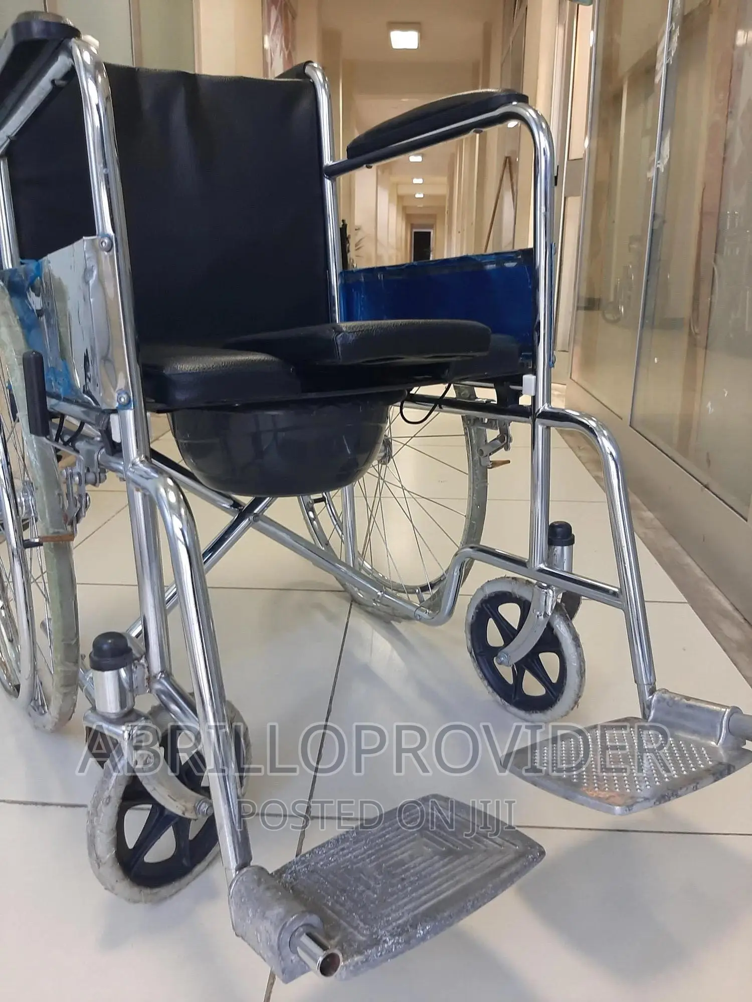 አዲስ ይዞታ Commode Wheelchair/Wheelchair/Wheelchair/Wheelchair