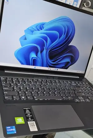 New Laptop Lenovo IdeaPad 520 8GB Intel Core I5 SSD 1T