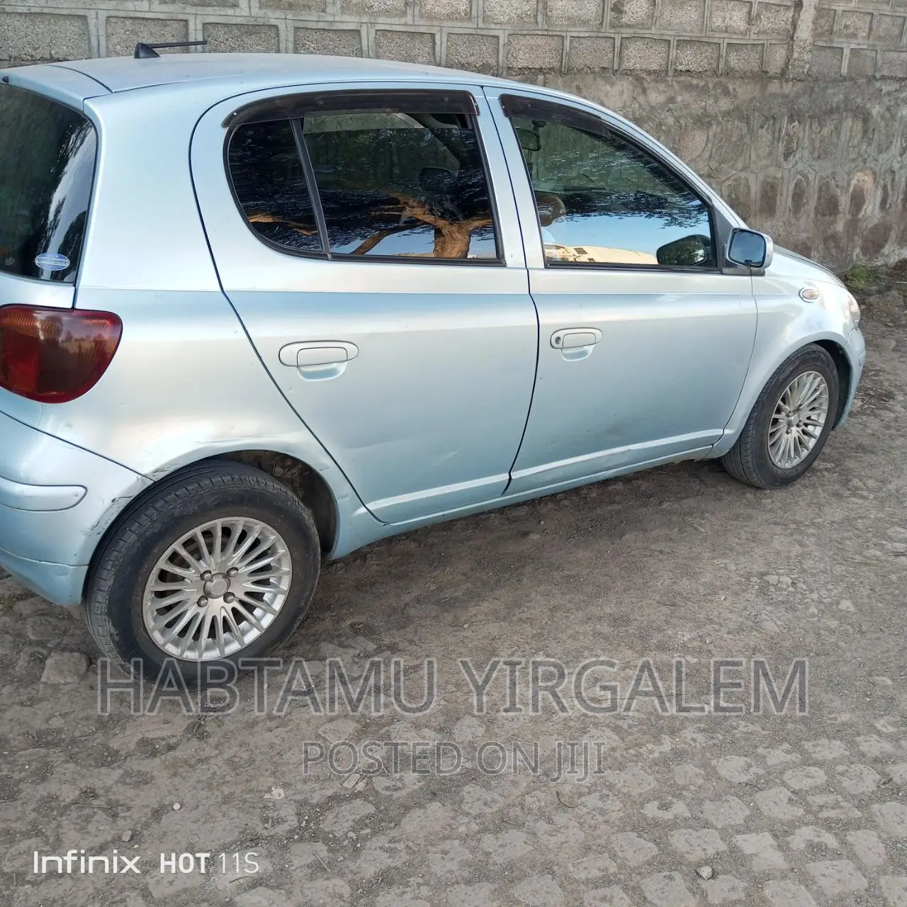 Toyota Vitz 2004 Blue