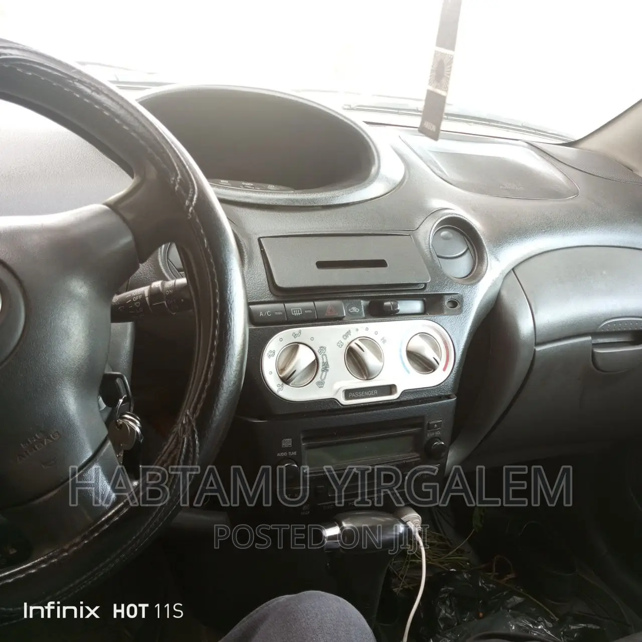 Toyota Vitz 2004 Blue