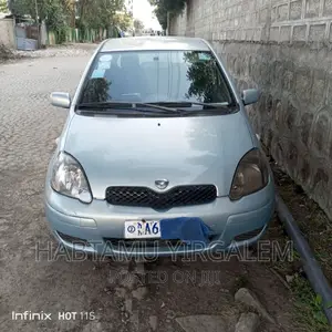 Toyota Vitz 2004 Blue