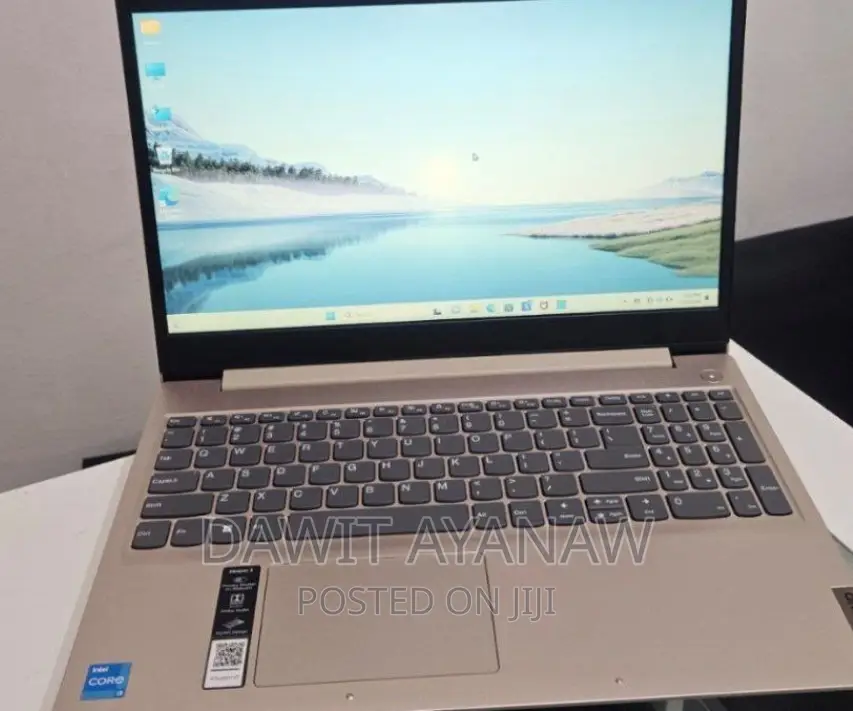 New Laptop Lenovo 8GB Intel Core I3 SSD 256GB