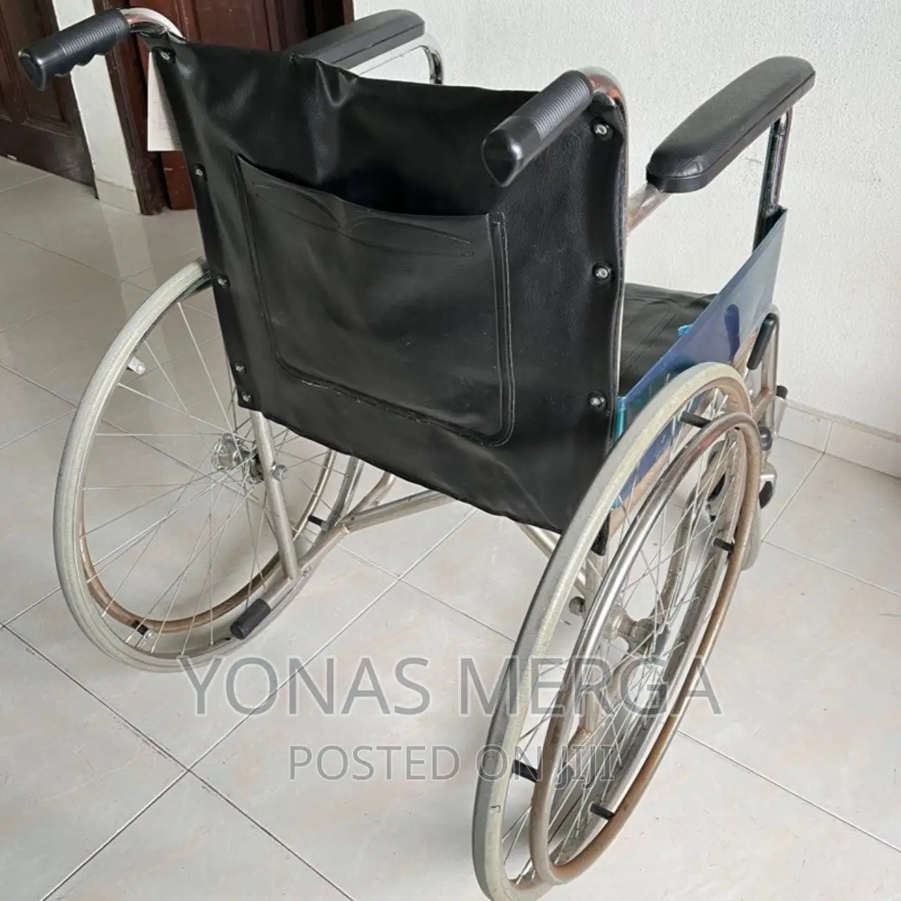 G101 Basic Wheelchair MOBEES Wheelchair : Ky-809jchrome)