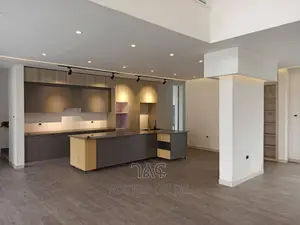 7bdrm House in የግል, Bole for sale