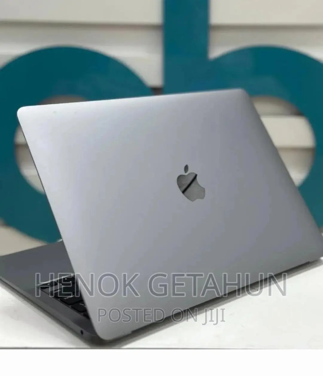 New Laptop Apple MacBook Air 2020 M1 8GB Intel Core i3 SSD 256GB