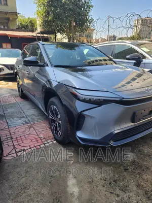 Photo - New Toyota bZ4X 2023 Gray