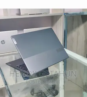 Photo - New Laptop Lenovo ThinkPad Yoga 16GB Intel Core i7 SSD 512GB