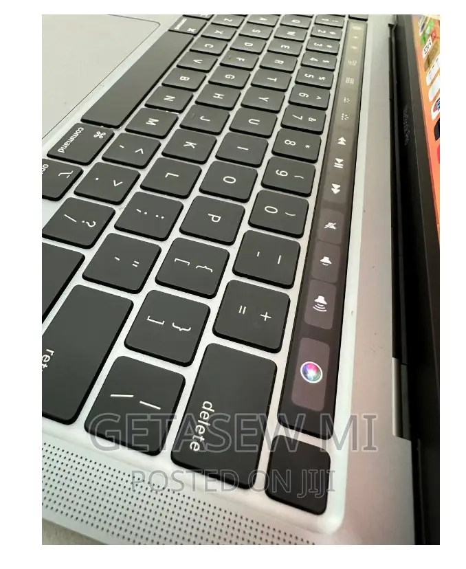 New Laptop Apple MacBook Pro M1 8GB Apple M1 Pro SSD 256GB