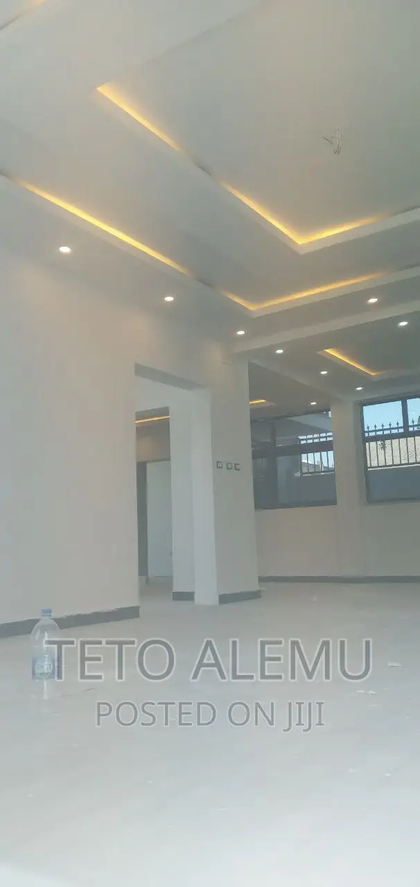 6bdrm House in የሚሸጥ ቤት ሰሚት, Bole for sale