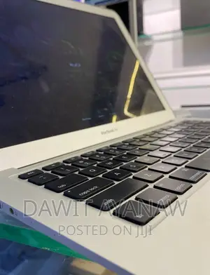 New Laptop Apple MacBook Air 2015 8GB Intel Core I7 SSD 256GB