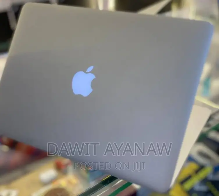 New Laptop Apple MacBook Air 2015 8GB Intel Core I7 SSD 256GB