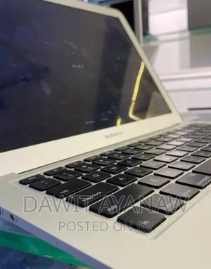 New Laptop Apple MacBook Air 2015 8GB Intel Core I7 SSD 256GB