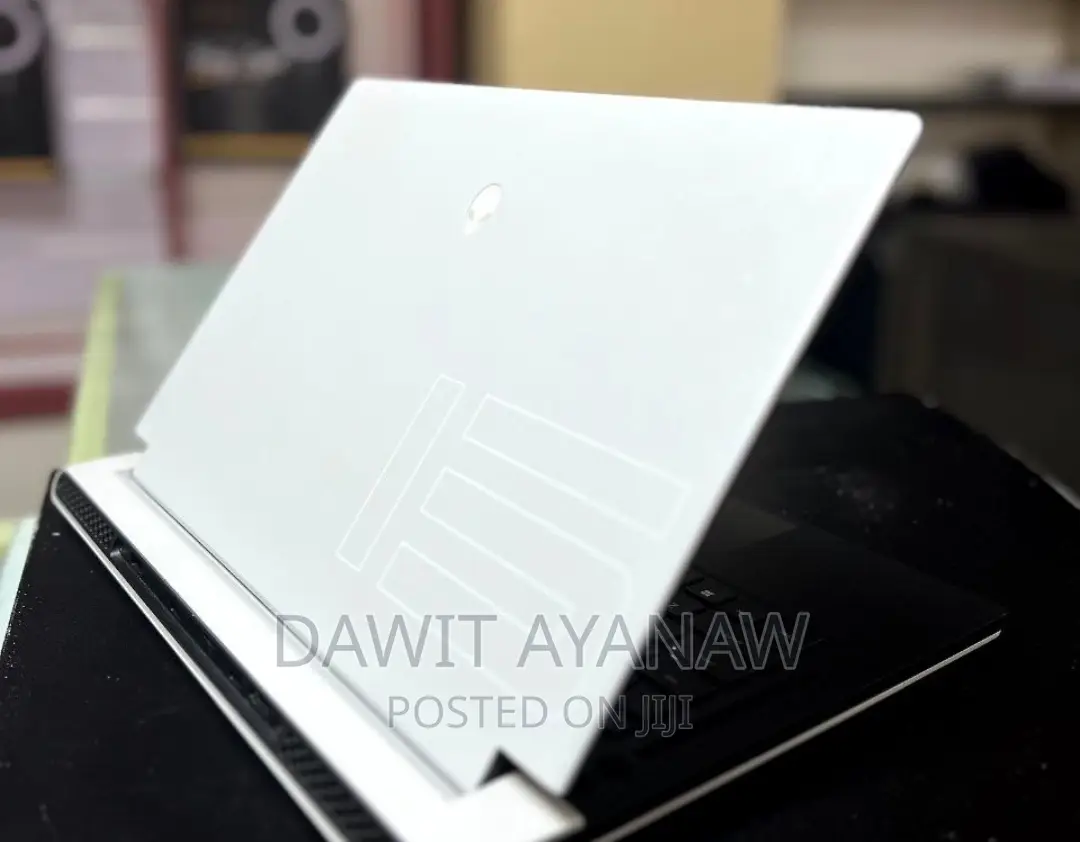 New Laptop Alienware Area-51m 16GB Intel Core I7 SSD 1T