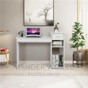 Photo - Reading Teble