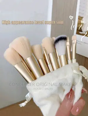 Photo - 13pcs Four Seasons Green Makeup Brushes Set Convenient Style