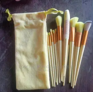 13pcs Yellow Makeup Brush Set 
Available on Hand