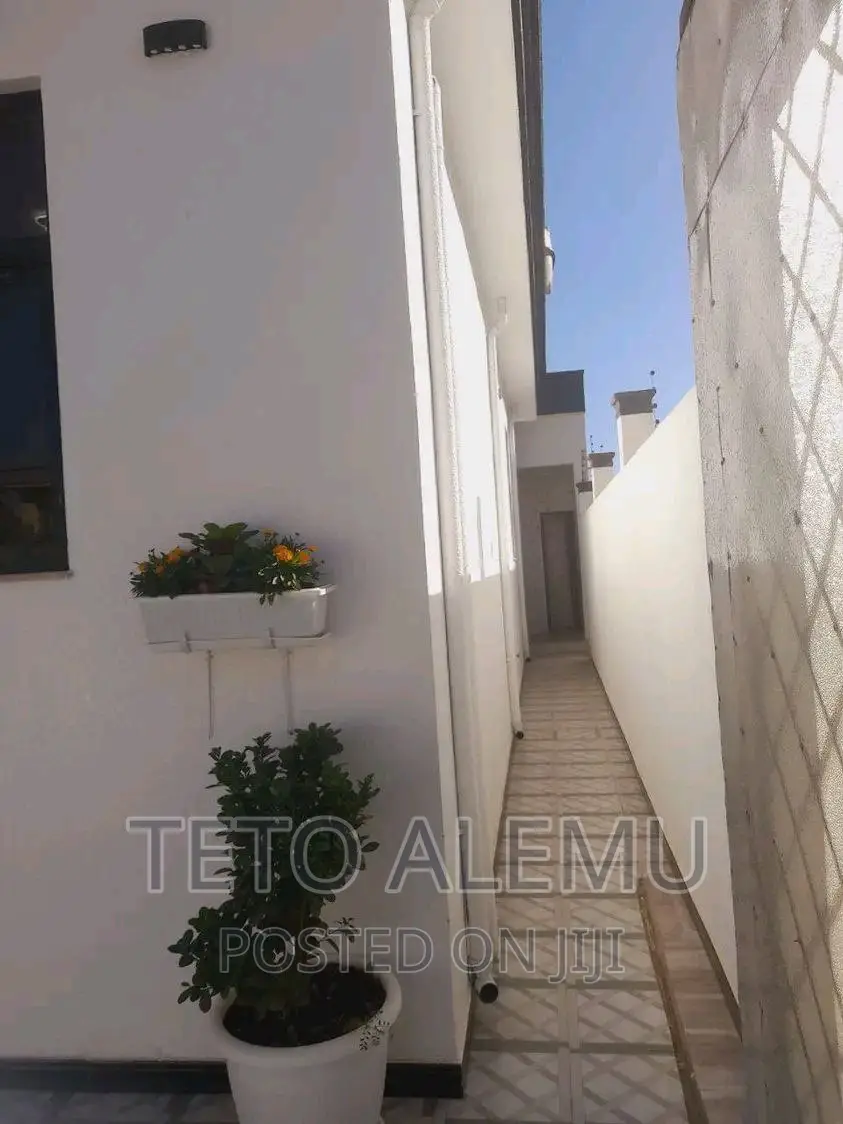 4bdrm Villa in For Sale Vila, Yeka for sale