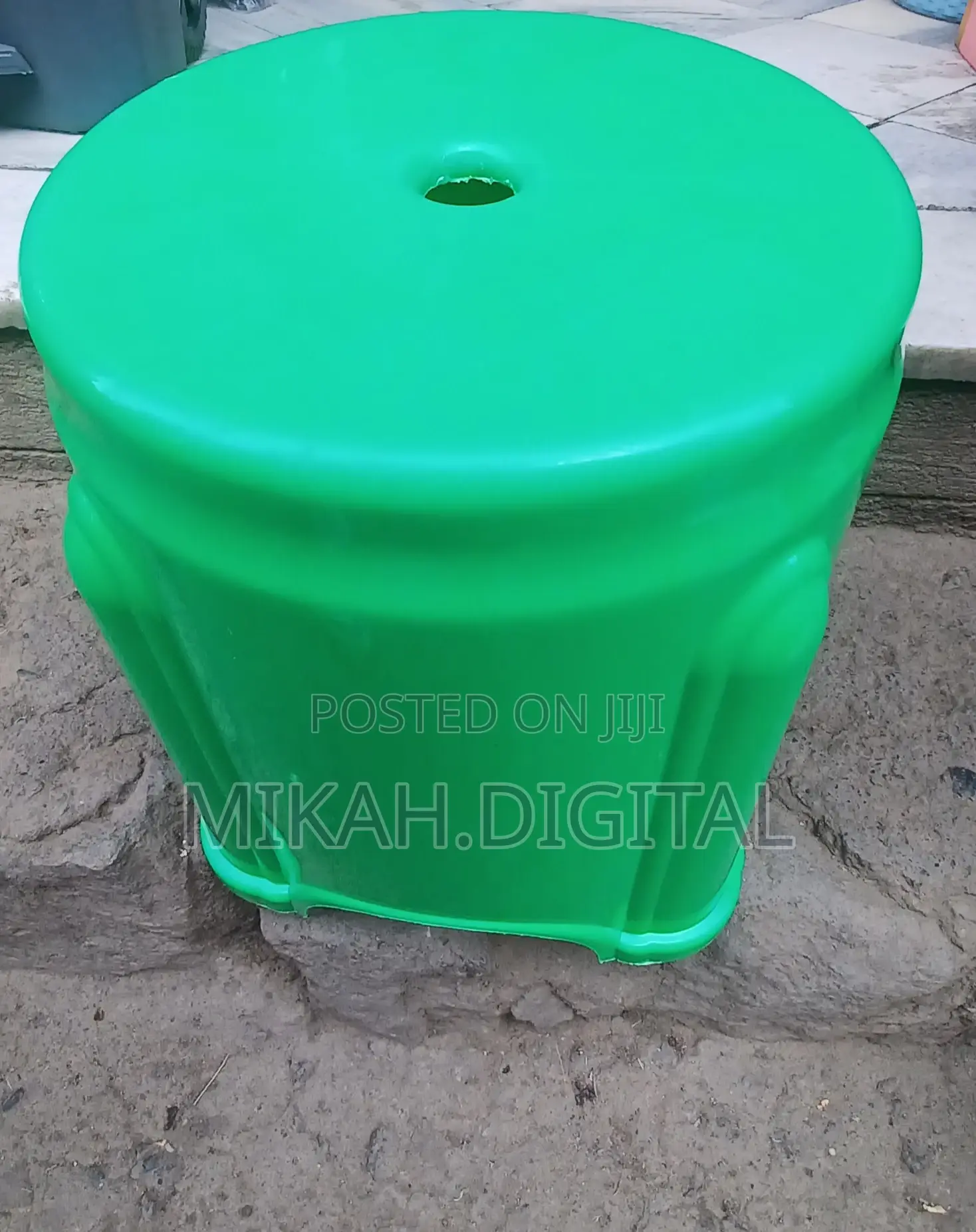 Circular Mini Plastic Chair (Closed Side)