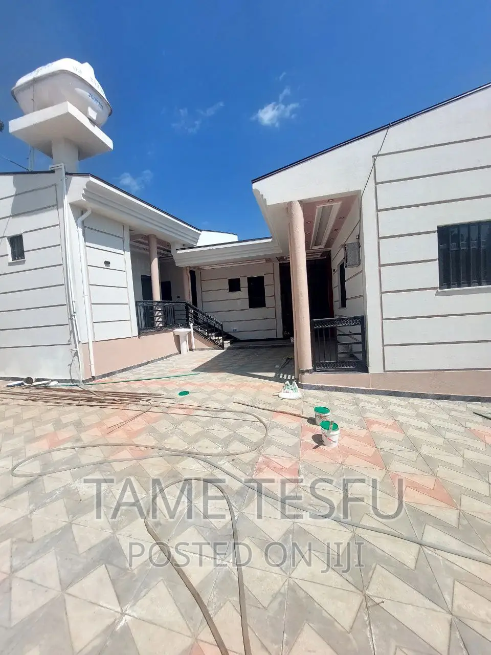 Furnished 4bdrm Villa in Meri, Yeka for sale