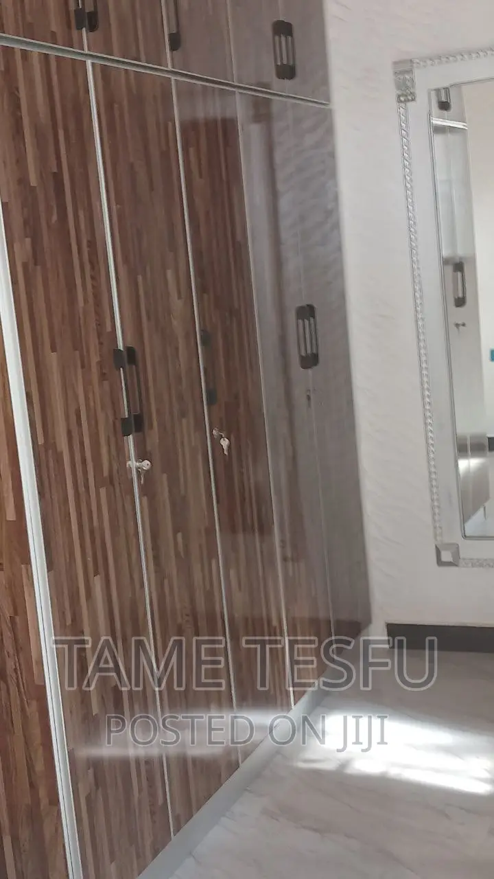 Furnished 4bdrm Villa in Meri, Yeka for sale