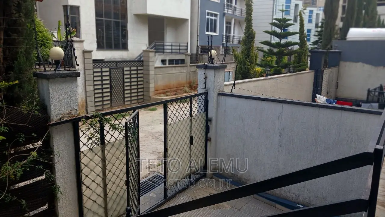 5bdrm House in የሚሸጥ ቤት አያት, Yeka for sale