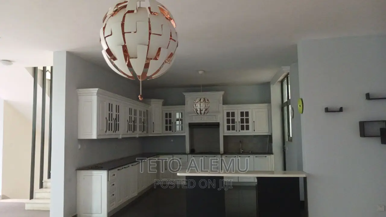 5bdrm House in የሚሸጥ ቤት አያት, Yeka for sale