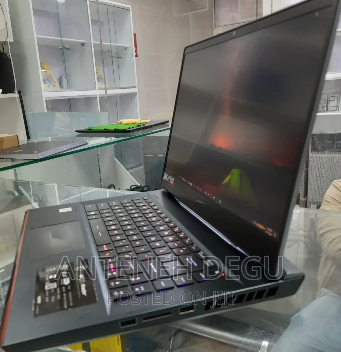 New Laptop MSI GE66 Raider 16GB Intel Core I7 SSD 1T