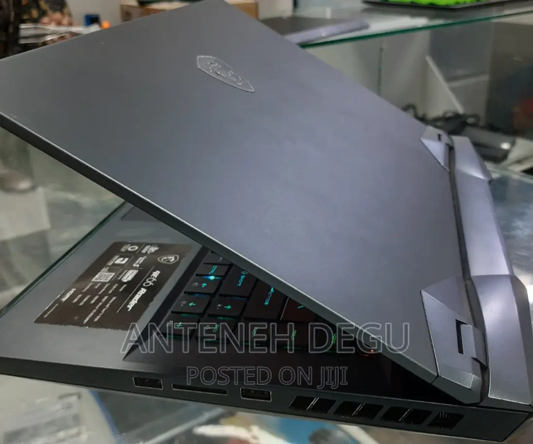 New Laptop MSI GE66 Raider 16GB Intel Core I7 SSD 1T