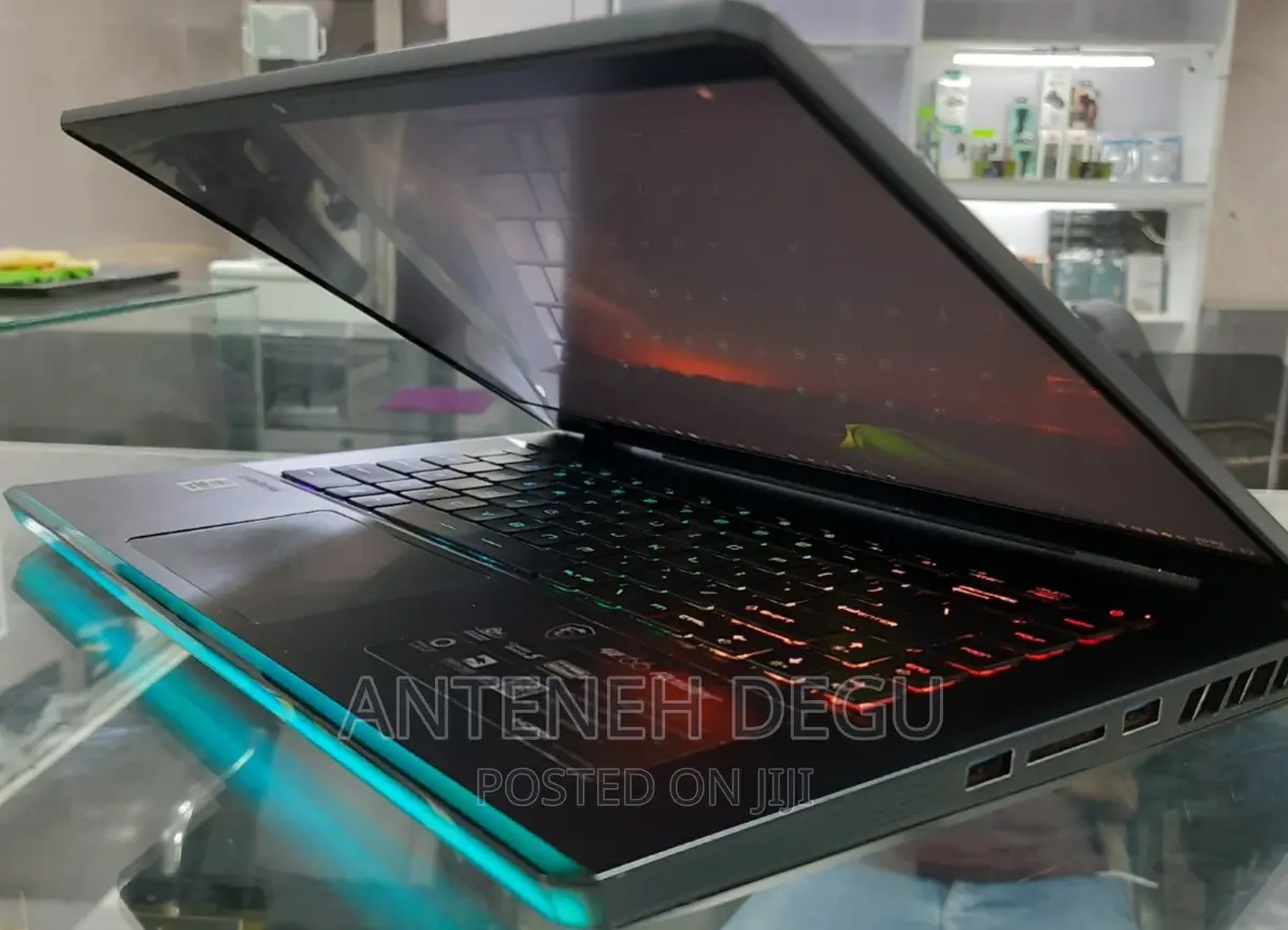 New Laptop MSI GE66 Raider 16GB Intel Core I7 SSD 1T