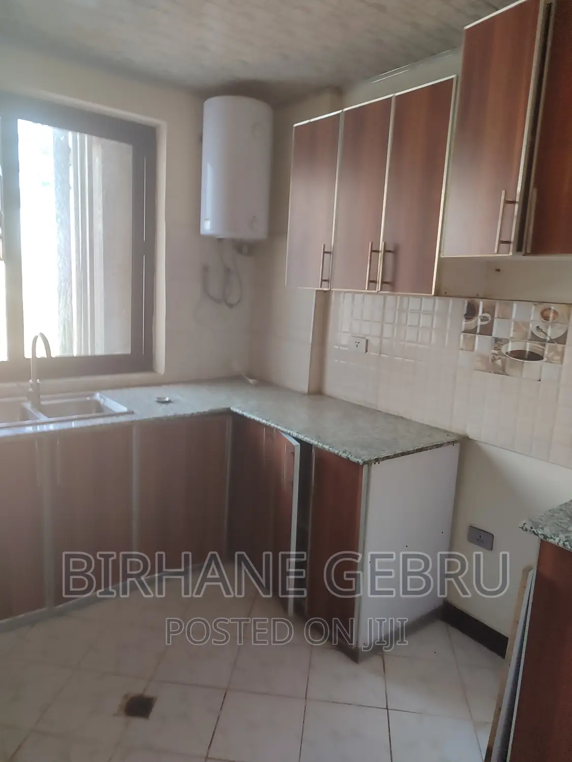 3bdrm Apartment in Luxury Apatiment, Bole for rent