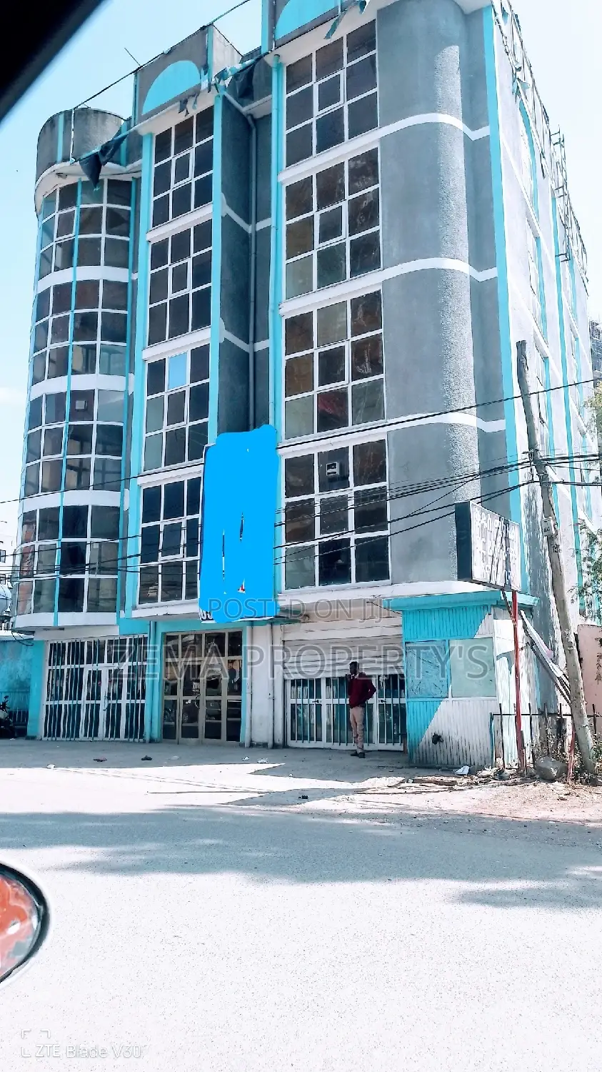 20bdrm Block of Flats in Zema, Bole for rent