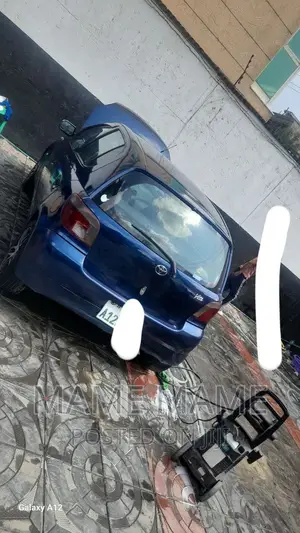Toyota Vitz 2001 Blue