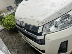 Toyota HiAce 2023 White