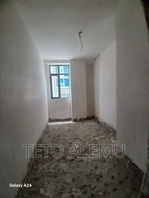 የሚሸጥ ቦታ መገናኛ ሴንቸሪ ሞል ዋና የያዘ ለግምባታ ምቹ