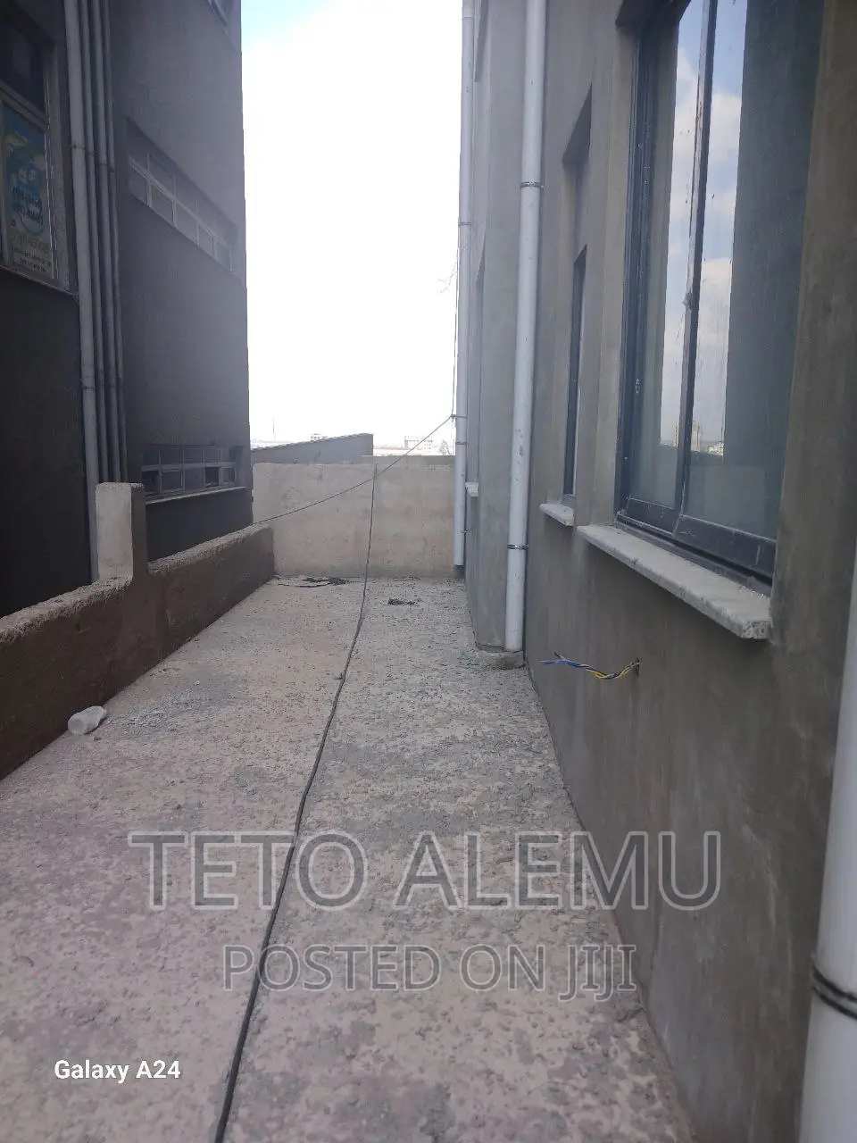 የሚሸጥ ቦታ መገናኛ ሴንቸሪ ሞል ዋና የያዘ ለግምባታ ምቹ