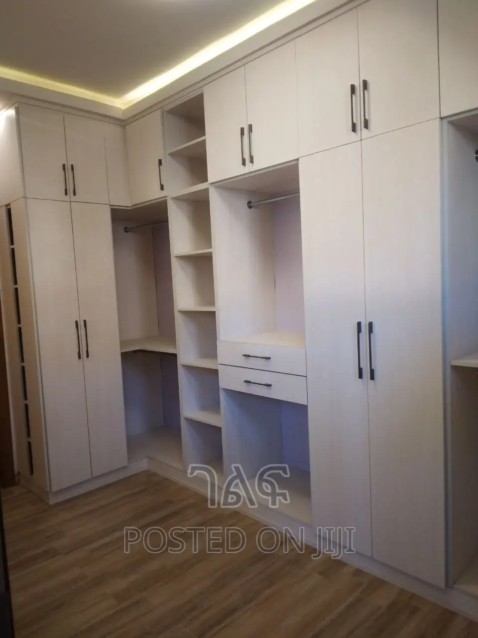 9bdrm House in የግል, Bole for sale