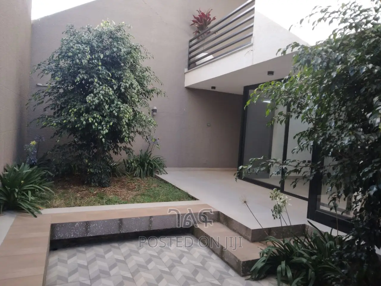 9bdrm House in የግል, Bole for sale