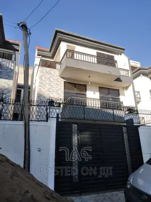 5bdrm House in የግል, Bole for sale