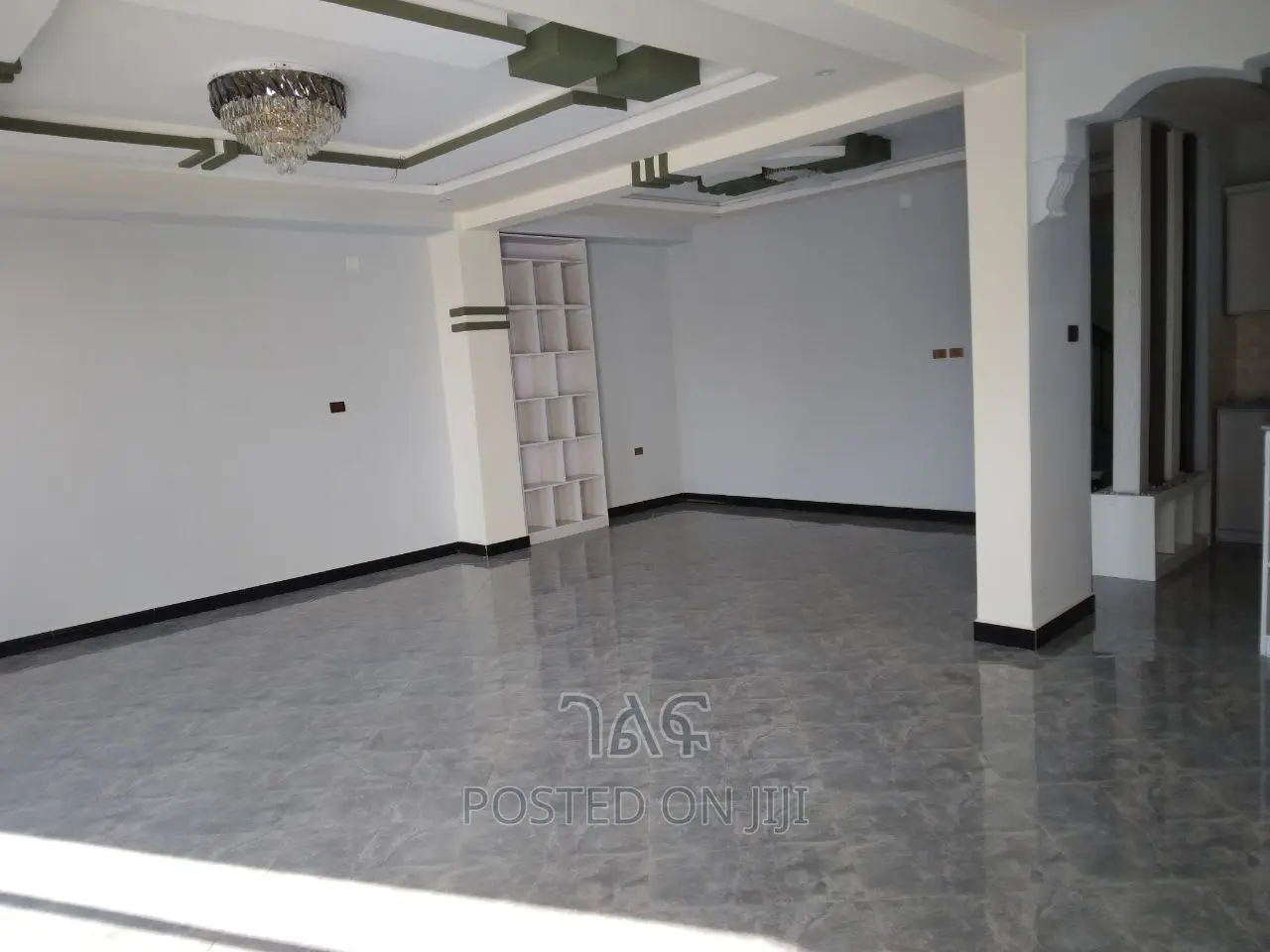 5bdrm House in የግል, Bole for sale