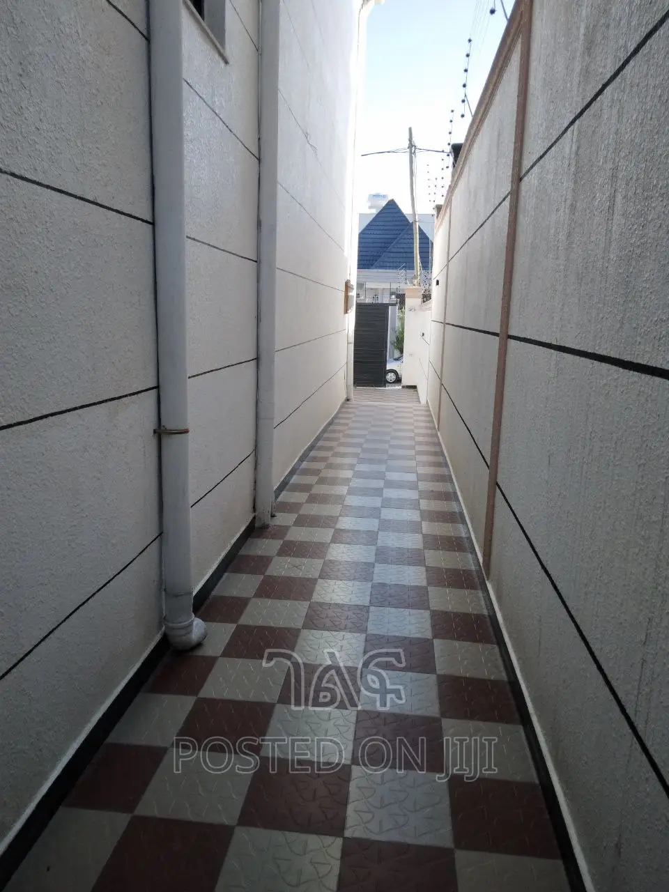 5bdrm House in የግል, Bole for sale