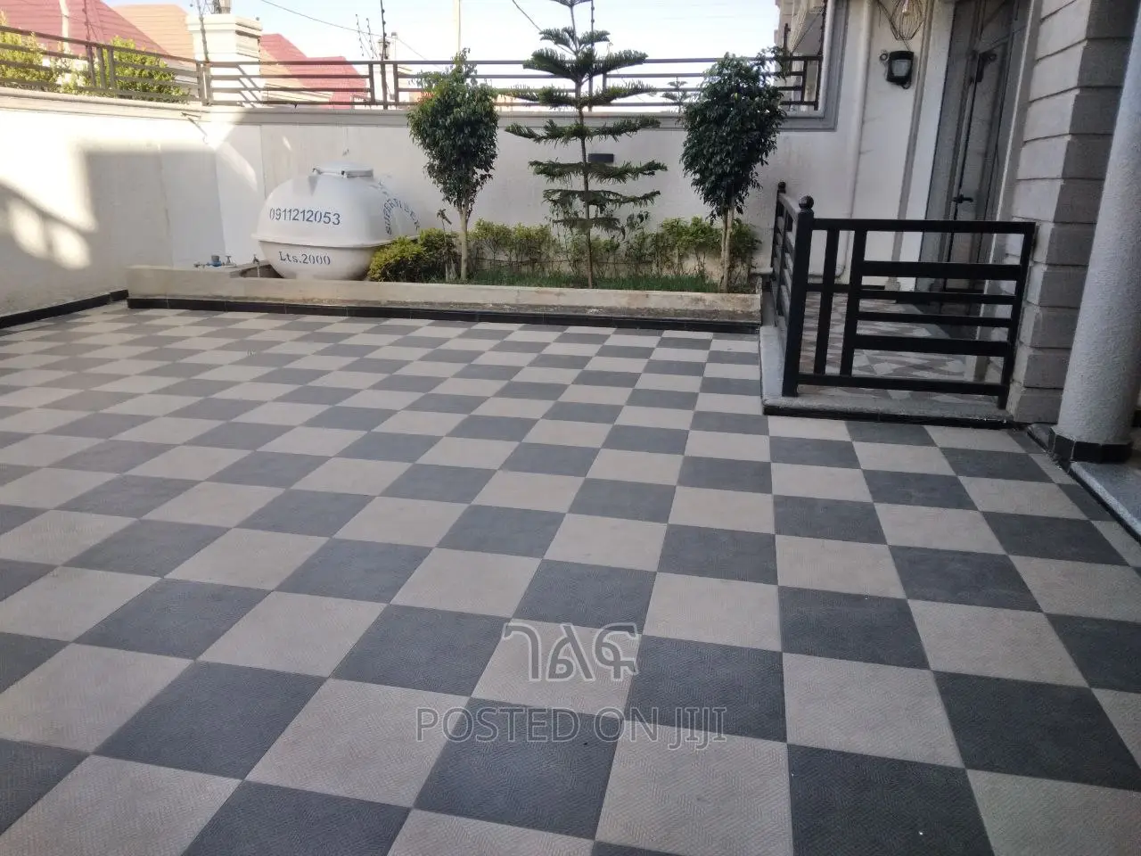 7bdrm House in የግል, Bole for sale