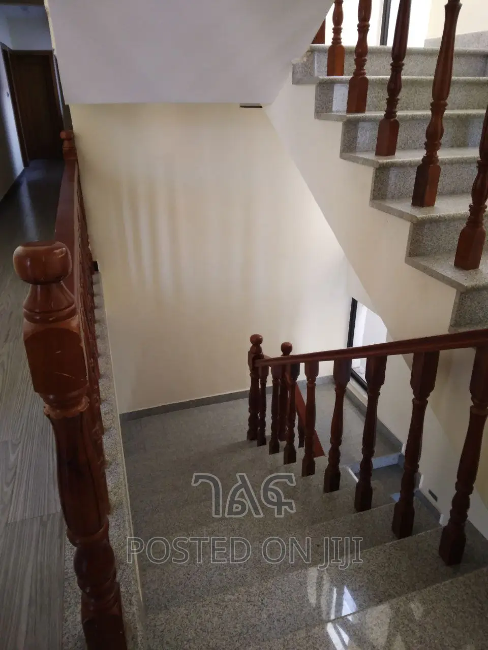 7bdrm House in የግል, Bole for sale